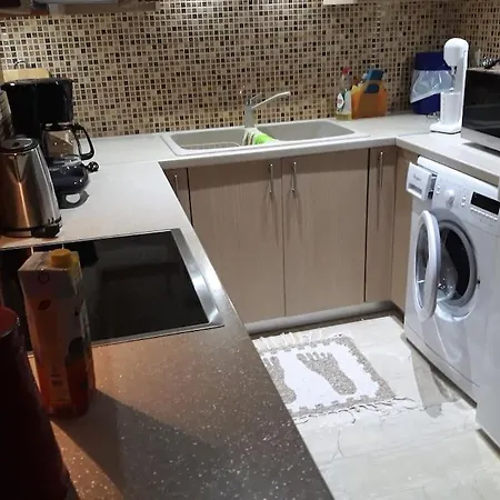 Cosy Near To Poros Beach شقة بوروس