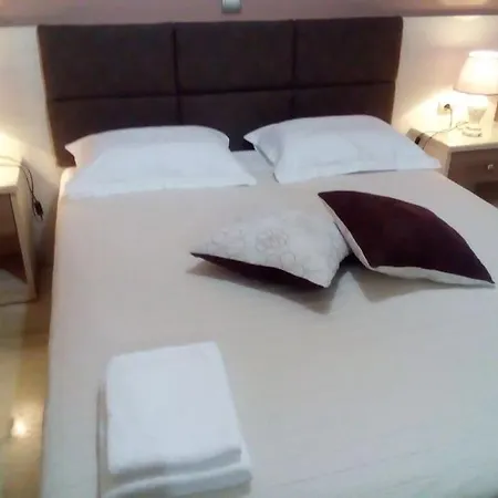 Cosy Near To Poros Beach
