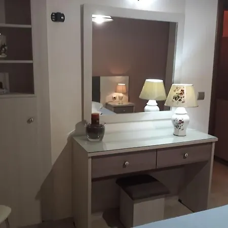 Cosy Near To Poros Beach Apartamento