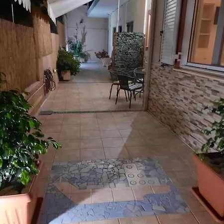 Cosy Near To Poros Beach